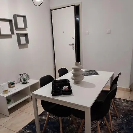 Pagrati παγκράτι Apartment *