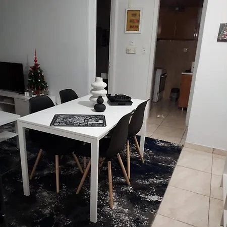 Pagrati παγκράτι Apartment